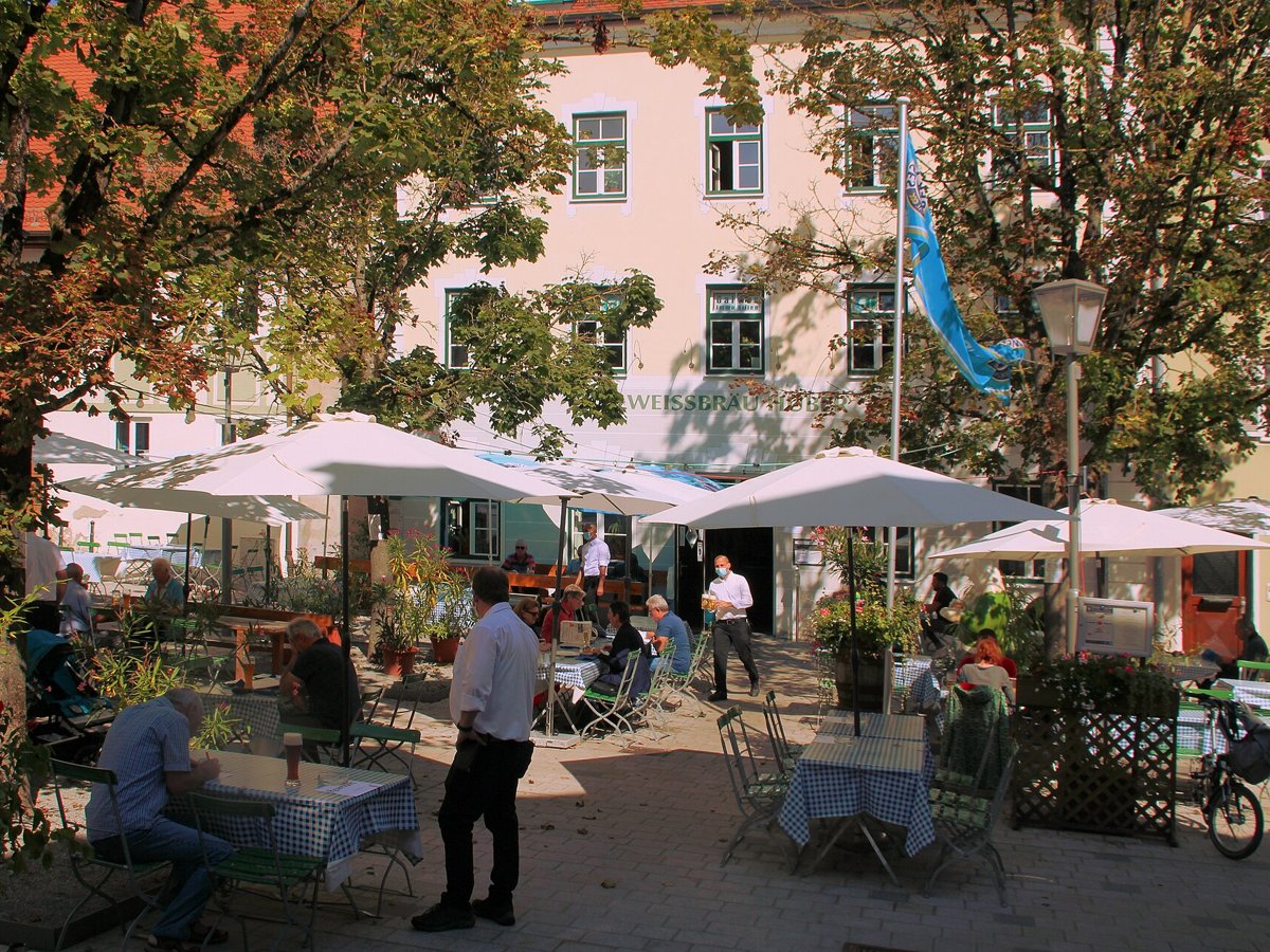 Biergarten des Weissbräu Huber in Freising