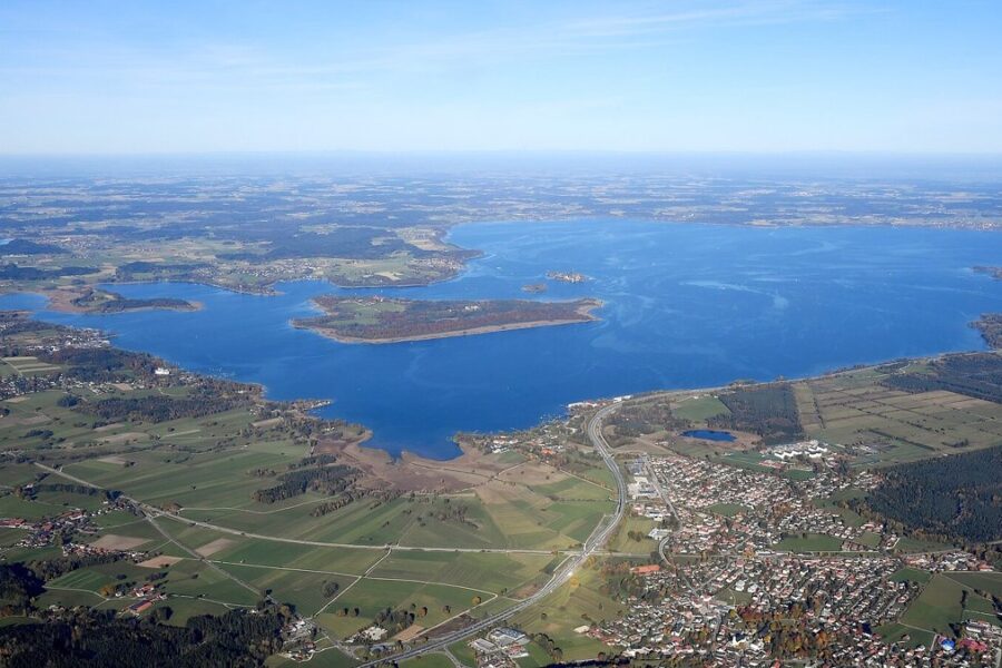 Luftbild des Chiemsees von Südwesten
